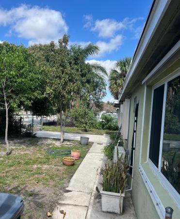 Englewood Manor, 3232 Giuliano Ave, Lake Worth, Florida 33461, image 3