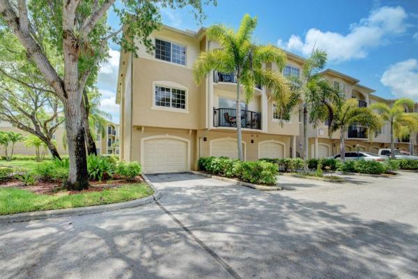 Grand View At Crestwood, 300 Crestwood Ct N #307, Royal Palm Beach, Florida 33411, image 1
