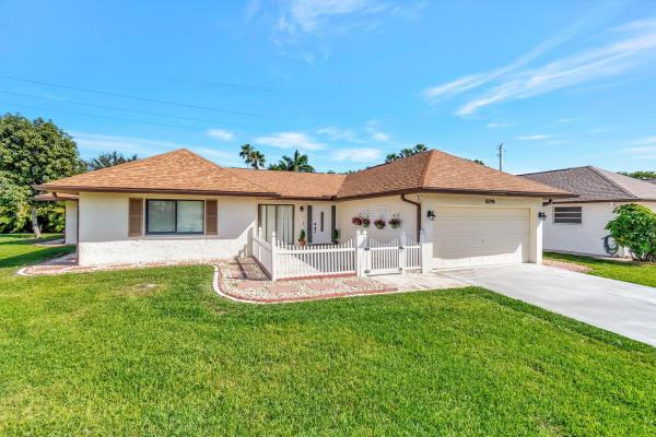 Pine Tree Village, 10298 Greentrail Dr N #, Boynton Beach, Florida 33436, image 1