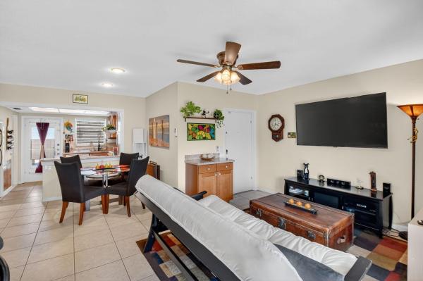 Four Sea Suns, 312 NE 17th Ave #203, Boynton Beach, Florida 33435, image 1