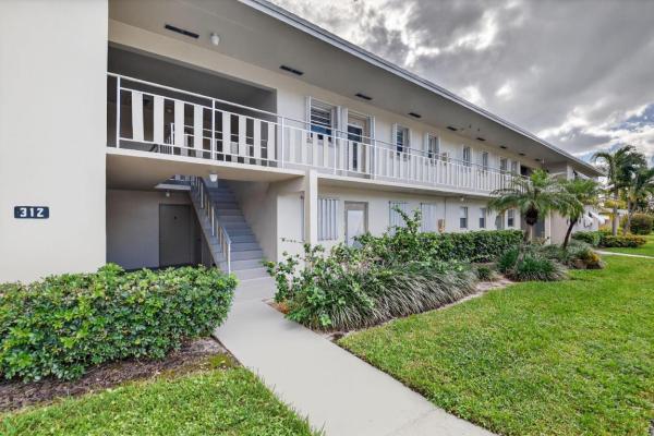 Four Sea Suns, 312 NE 17th Ave #203, Boynton Beach, Florida 33435, image 1