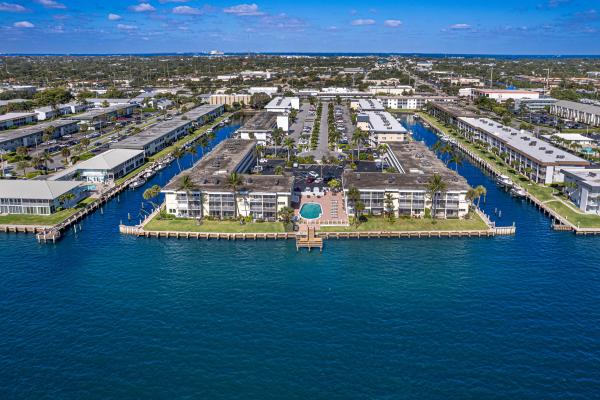 Lake Colony, 101 Doolen Ct #201, North Palm Beach, Florida 33408, image 1