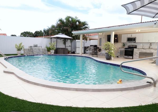 352 Greenbrier Dr, Lake Worth Beach, Florida 33461, image 1