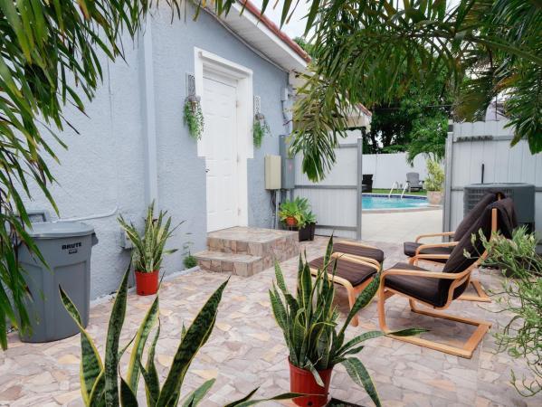 Palm Springs Village, 352 Greenbrier Dr, Palm Springs, Florida 33461, image 2