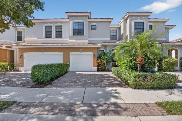 Gramercy Square, 148 W Astor Cir, Delray Beach, Florida 33484, image 1