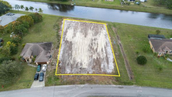 Paar Estates, 121 SW Hawthorne Cir, Port St. Lucie, Florida 34953, image 1