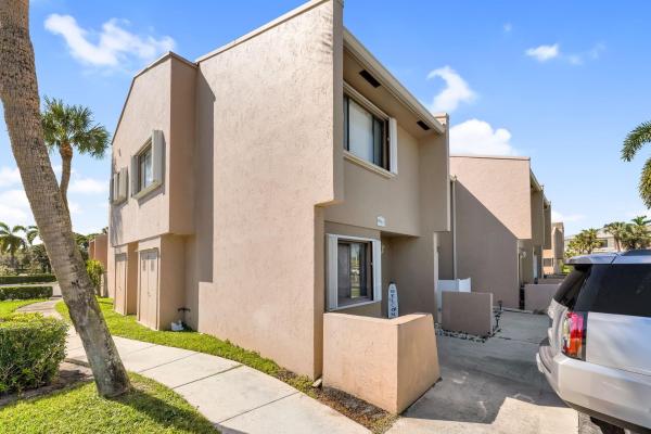 Royal Village Townhouses, 139 Sparrow Dr #2a, Royal Palm Beach, Florida 33411, image 1