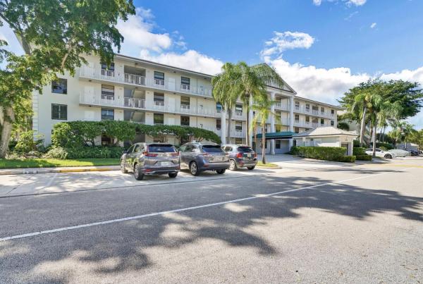 Whitehall, 3636 Whitehall Dr #401, West Palm Beach, Florida 33401, image 1