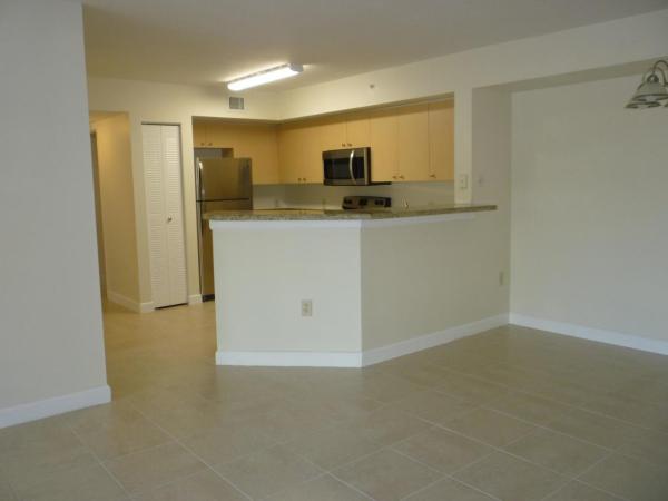 Emerald Isle At Laguna Lakes, 4211 San Marino Blvd #201, West Palm Beach, Florida 33409, image 1