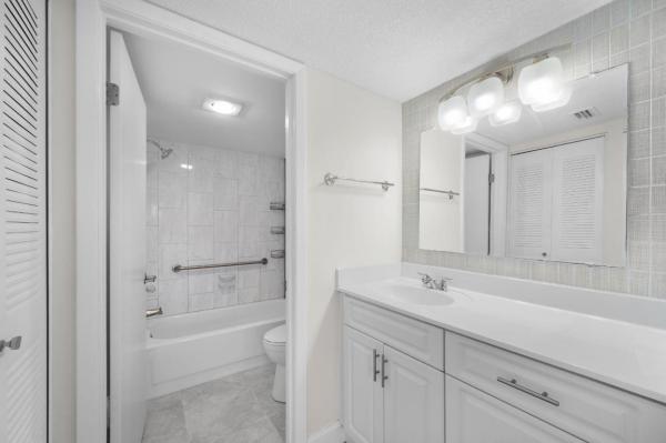 High Point Of Fort Pierce, 1203 S Lakes End Dr #E-1, Fort Pierce, Florida 34982, image 1