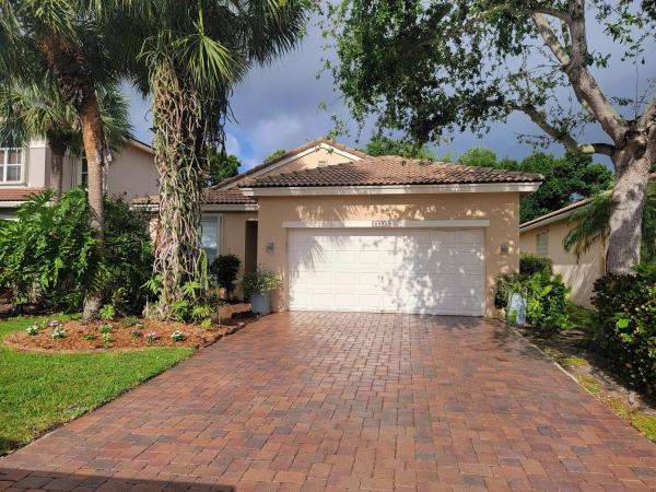 6585 Lurais Dr, Lake Worth, Florida 33463, image 1