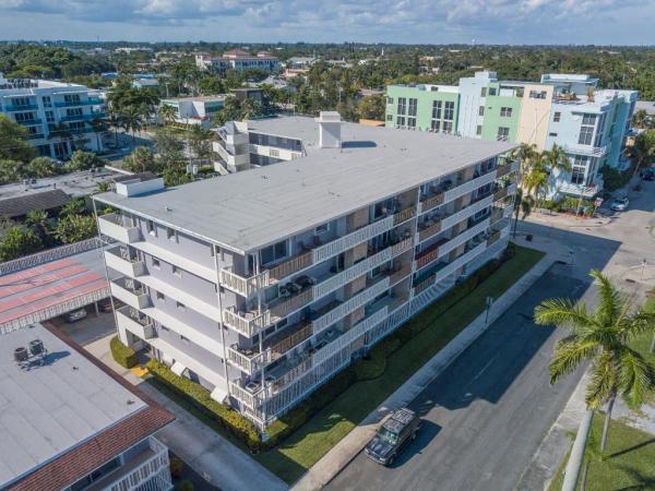 Gold Coast Towers, 1 S Lakeside Dr #A4, Lake Worth Beach, Florida 33460, image 2