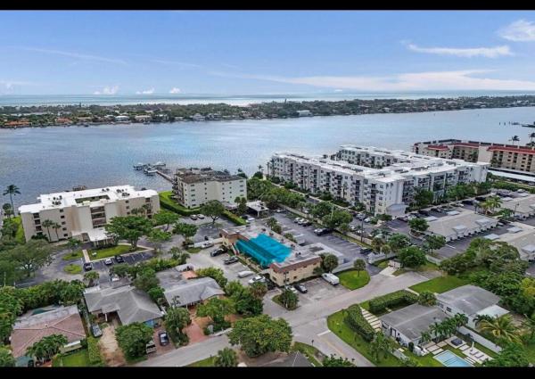 Sunrise Terrace, 1204 S Lake Dr #4, Lantana, Florida 33462, image 1