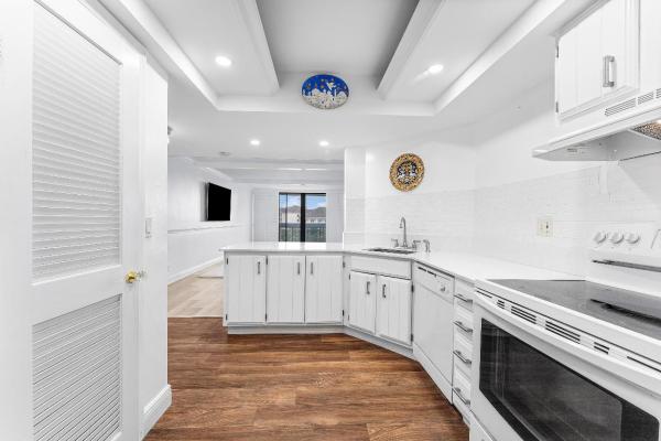 Lincoln Tower, 2400 Presidential Way #503, West Palm Beach, Florida 33401, image 1