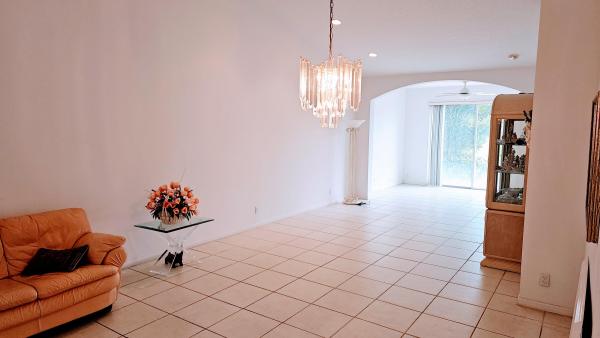 Palm Isles West, 9628 Crescent View Dr N, Boynton Beach, Florida 33437, image 3