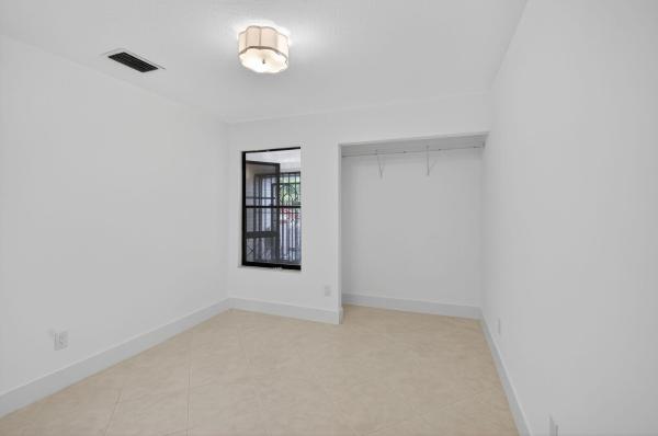 Boynton Lakes 3, 29 Fawlkland Cir, Boynton Beach, Florida 33426, image 3