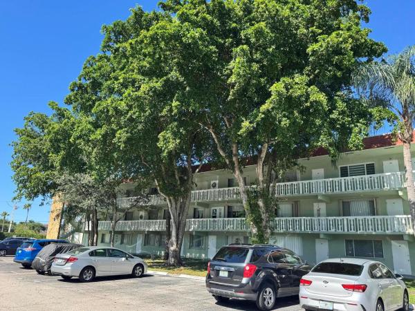 Regal Palms, 3000 Springdale Blvd #V303, Palm Springs, Florida 33461, image 1