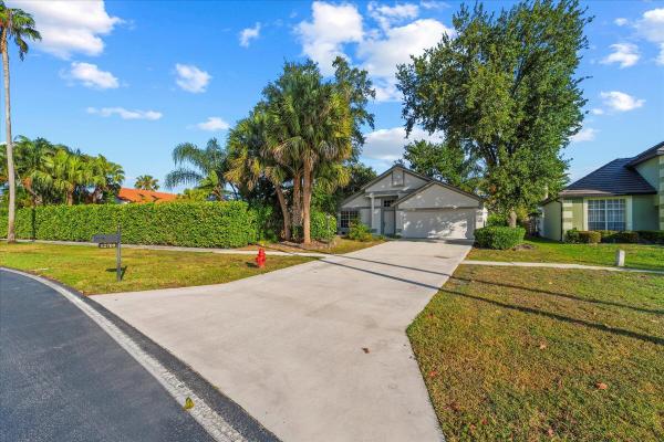 Lake Point, 12709 White Coral Dr, Wellington, Florida 33414, image 1