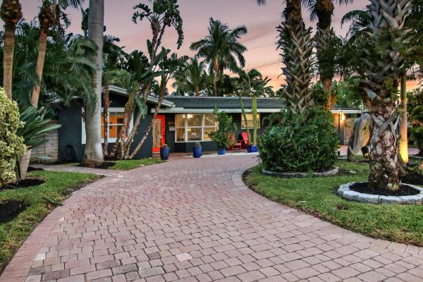 Coral Point, 2016 NE 22nd St, Wilton Manors, Florida 33305, image 1