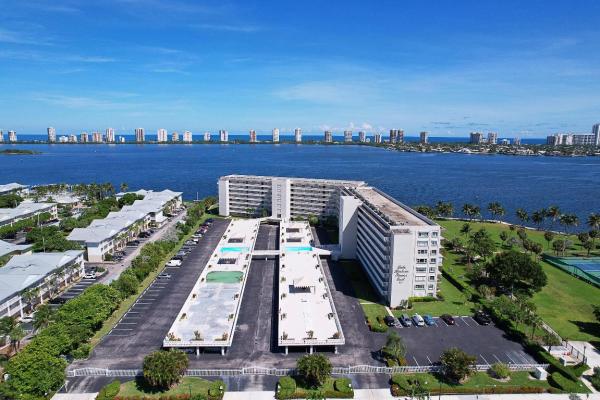 Lake Harbour Towers East, 801 Lake Shore Dr #102, Lake Park, Florida 33403, image 2