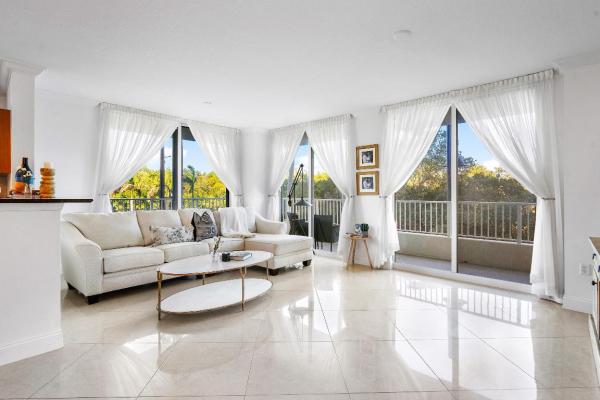 700 E Boynton Beach Blvd #202, Boynton Beach, Florida 33435, image 1