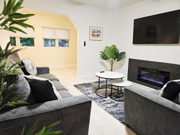 The Gardens, 719 Briggs St, West Palm Beach, Florida 33405, image 1