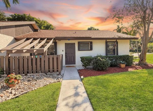 Tradewinds At Dos Lagos, 48 Via De Casas Norte, Boynton Beach, Florida 33426, image 1