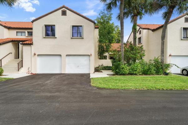 South Lake At Dos Lagos, 22 Via De Casas Sur #102, Boynton Beach, Florida 33426, image 1