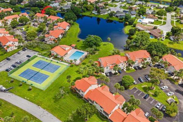 South Lake At Dos Lagos, 22 Via De Casas Sur #102, Boynton Beach, Florida 33426, image 2