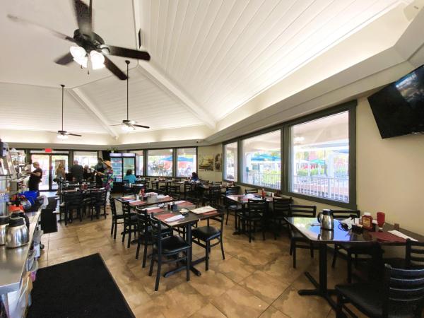 Oakridge, 3087 Oakridge U, Deerfield Beach, Florida 33442, image 2