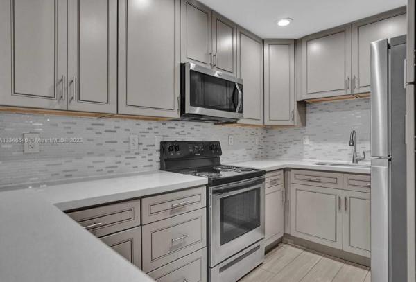 Hollywood Country Club, 930 N 14th Ct 1 #APT 12, Hollywood, Florida 33020, image 1