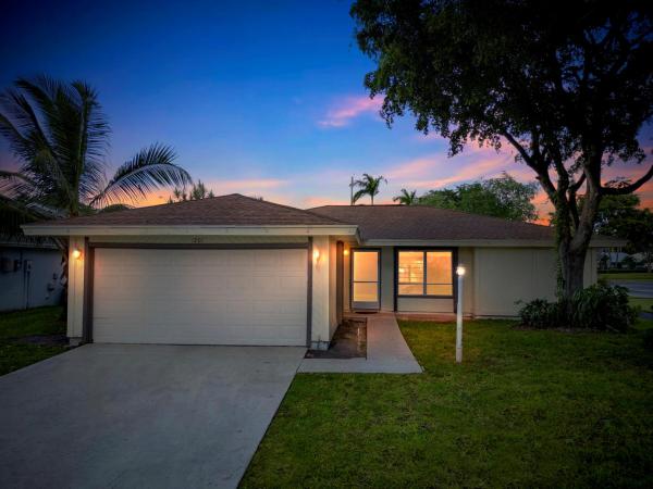 The Palm Club, 1201 Pine Sage Cir, West Palm Beach, Florida 33409, image 1