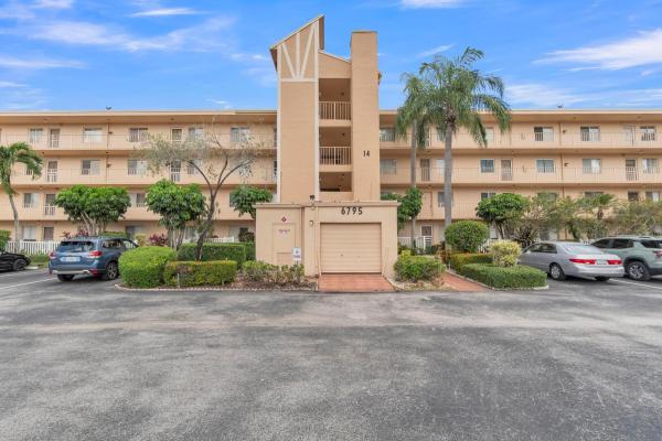 Huntington Lakes 2, 6795 Huntington Ln #306, Delray Beach, Florida 33446, image 1