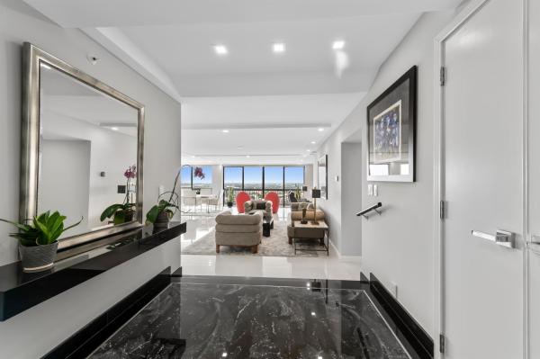 The Consulate, 1900 Consulate Pl #2104, West Palm Beach, Florida 33401, image 1