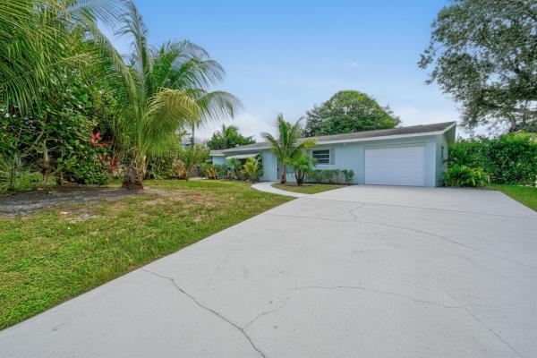Jupiter In The Pines, 356 Cedar Ave, Tequesta, Florida 33469, image 1