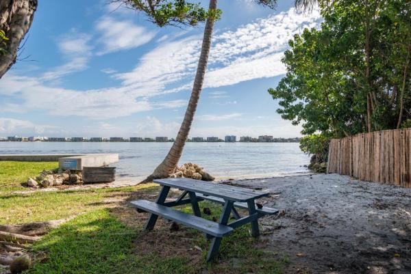 1516 S Lakeside Dr #411, Lake Worth, Florida 33460, image 1