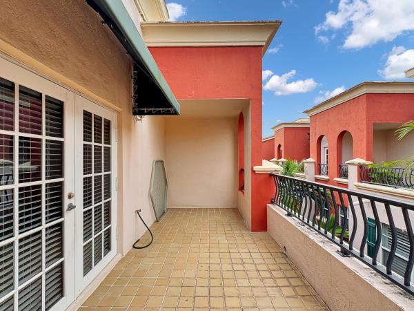 Villa Medici, 1033 NE 17th Way #602, Fort Lauderdale, Florida 33304, image 1