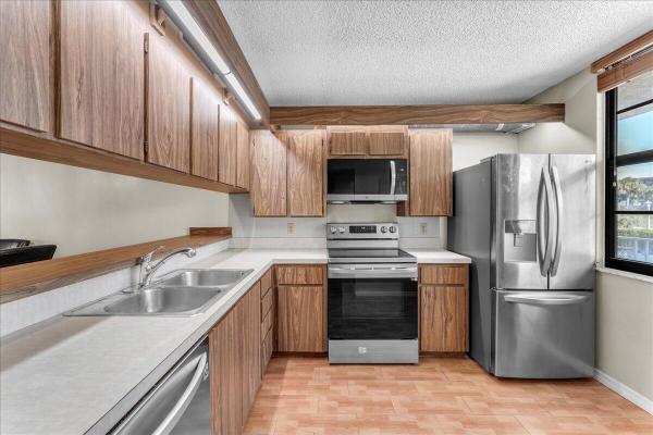 Whitehall, 3540 Whitehall Dr #203, West Palm Beach, Florida 33401, image 1