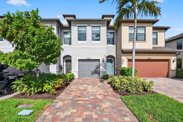 Preston Square, 2362 Byron St, Palm Springs, Florida 33406, image 1