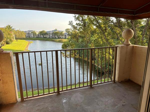 Emerald Isle At Laguna Lakes, 4211 San Marino Blvd #304, West Palm Beach, Florida 33409, image 1