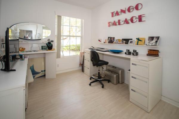 Oaks East, 283 Kelsey Park Cir, Palm Beach Gardens, Florida 33410, image 2