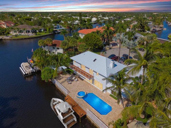 Estoville, 580 SW 15th St, Boca Raton, Florida 33432, image 1