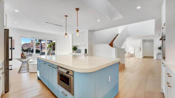 Estoville, 580 SW 15th St, Boca Raton, Florida 33432, image 1