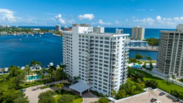Lake House South, 875 E Camino Real, Boca Raton, Florida 33432, image 1