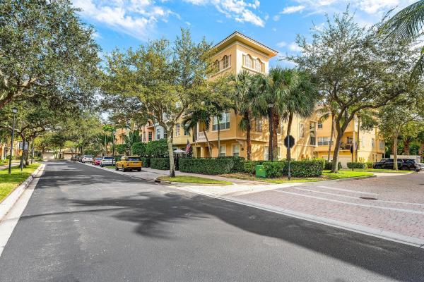 Harbour Oaks, 2446 San Pietro Cir, Palm Beach Gardens, Florida 33410, image 1