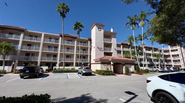 Huntington Pointe, 6121 Pointe Regal Cir #209, Delray Beach, Florida 33484, image 1