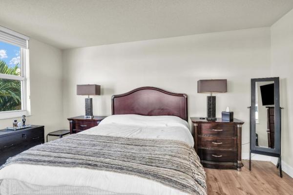 Palmetto Place, 99 SE Mizner Blvd #848, Boca Raton, Florida 33432, image 2