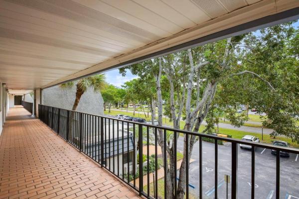 Esedra Court At The Fountains Country Club, 4822 Esedra Ct #303, Lake Worth, Florida 33467, image 3