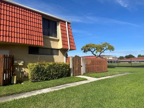 Banyan Lake, 8345 Trent Ct #B, Boca Raton, Florida 33433, image 1