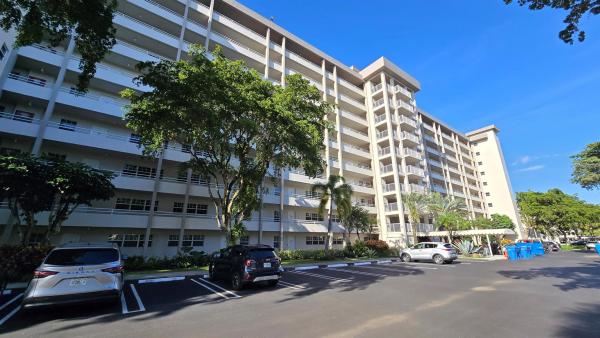 Oaks Lane At Palm-Aire, 575 Oaks Ln #509, Pompano Beach, Florida 33069, image 1